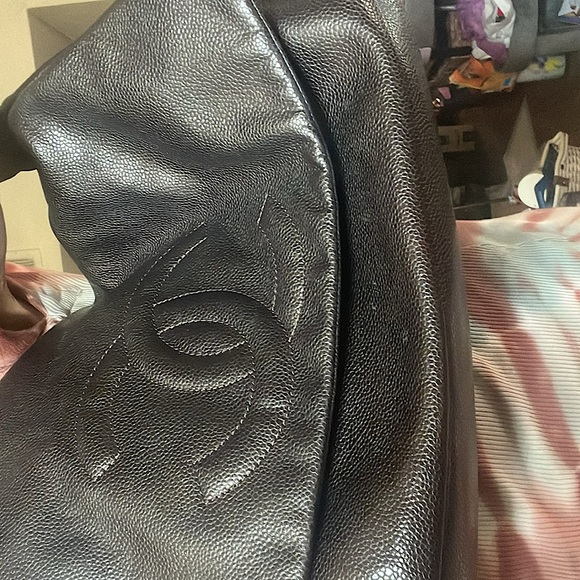 Beautiful Chanel bag with Caviar leather and thick silver chain like NEW! - Picture 9 of 9